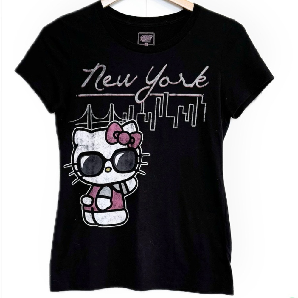 🌈 6/$60 Hello Kitty New York TShirt Size Medium Old Navy Collectibles Black Pink